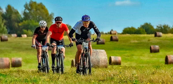 Гравийный веломарафон Галичское Заозерье - Фото велогонщиков с гонки. В поле