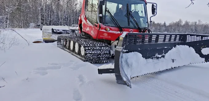 Ратрак. Подготовка лыжной трассы в Демино (декабрь 2024)